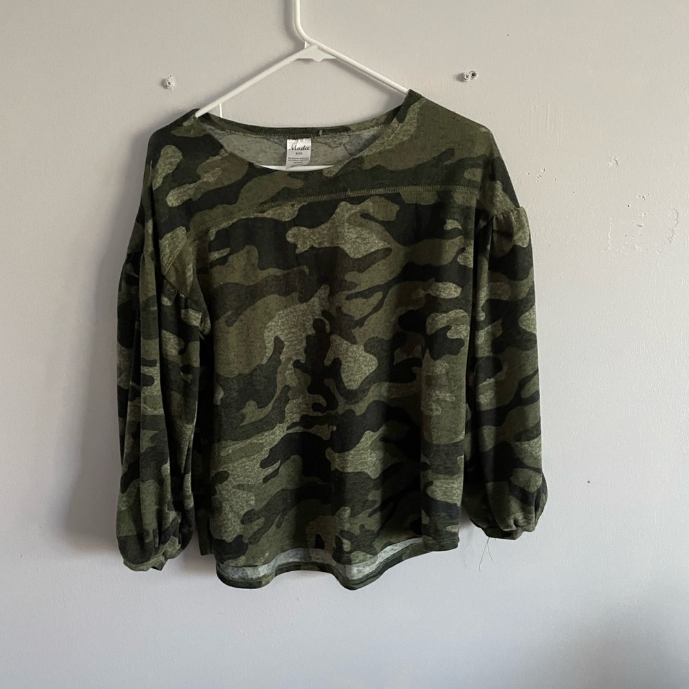 Moda green shirt